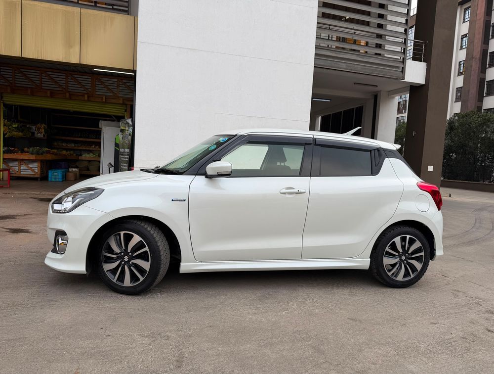 SUZUKI SWIFT RS HYBRID - PRG Motors Ltd