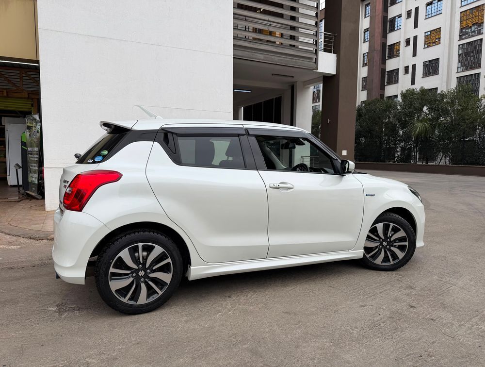 SUZUKI SWIFT RS HYBRID - PRG Motors Ltd
