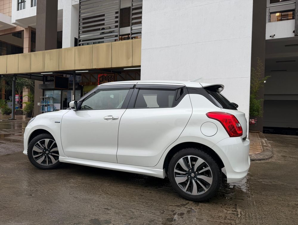 SUZUKI SWIFT RS HYBRID - PRG Motors Ltd