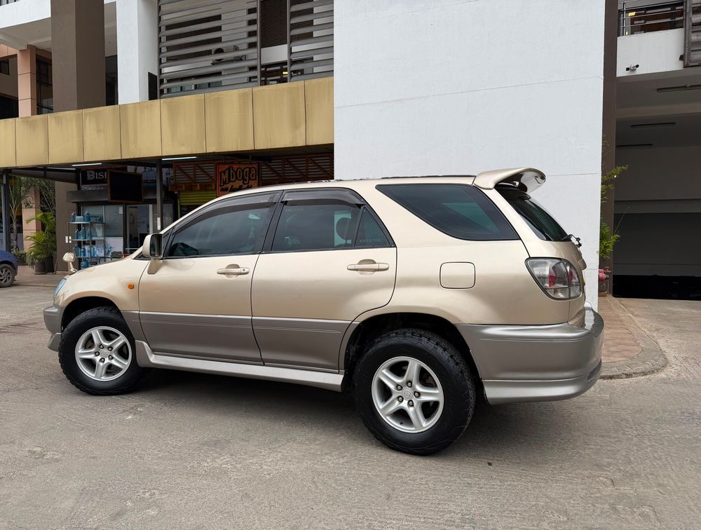 TOYOTA HARRIER  - PRG Motors Ltd
