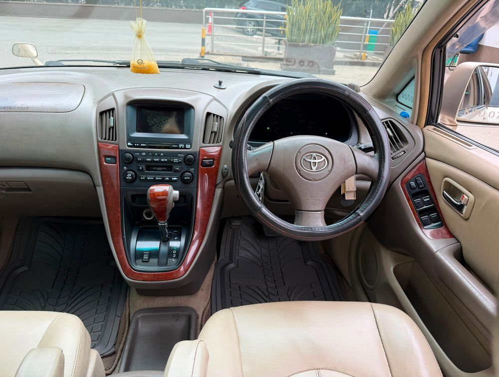 TOYOTA HARRIER  - PRG Motors Ltd