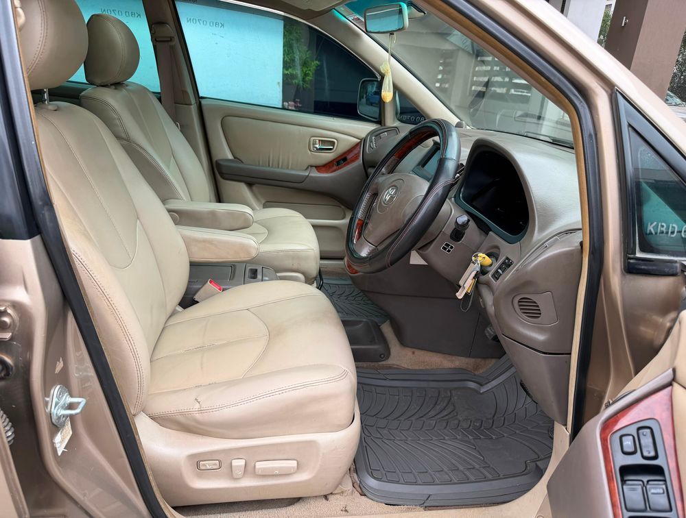 TOYOTA HARRIER  - PRG Motors Ltd