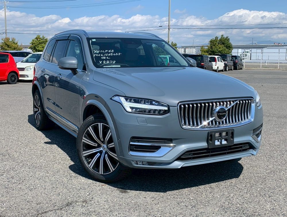 VOLVO XC90 MOMENTUM