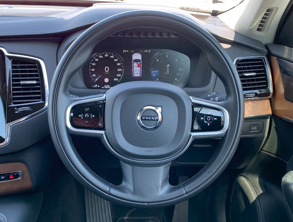VOLVO XC90 MOMENTUM - PRG Motors Ltd