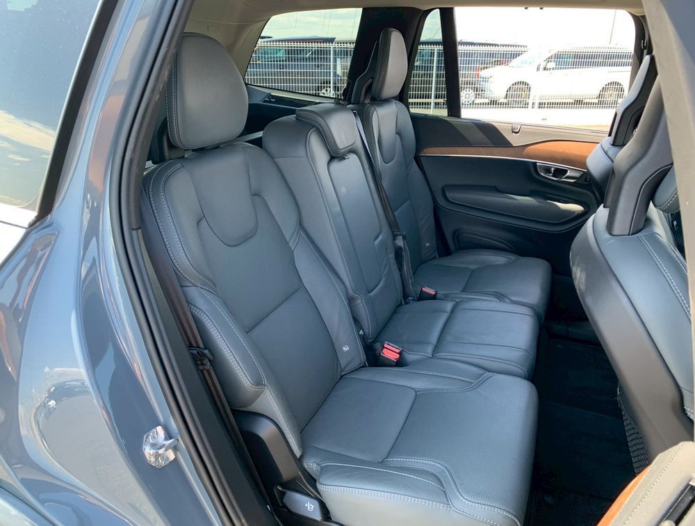 VOLVO XC90 MOMENTUM - PRG Motors Ltd