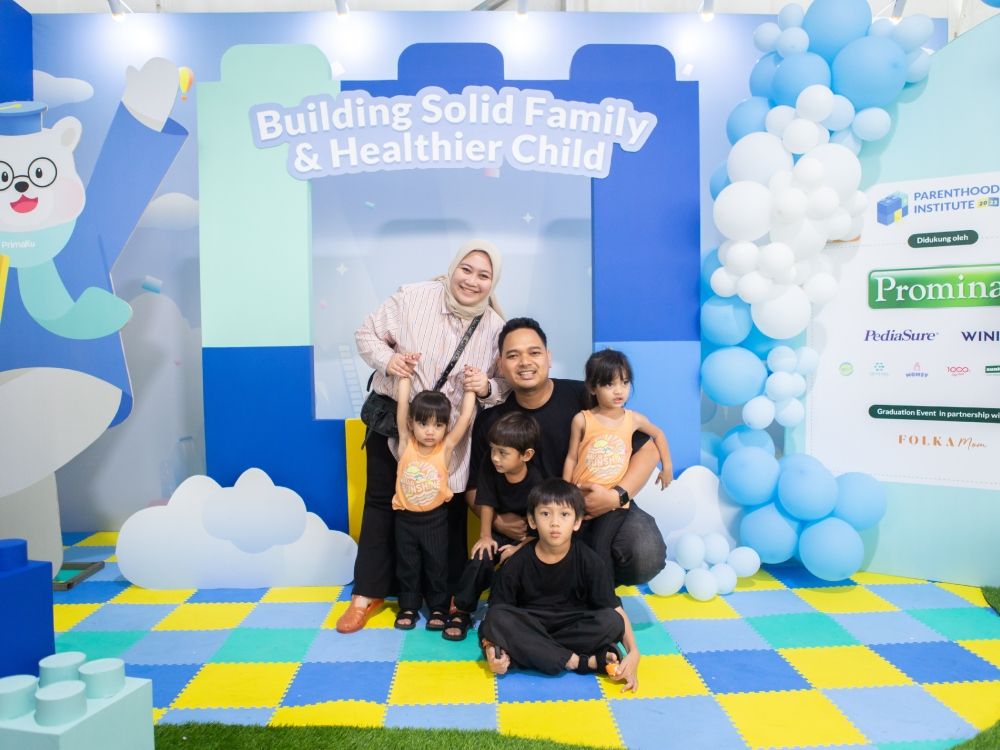 graduation parenthood institute.jpg