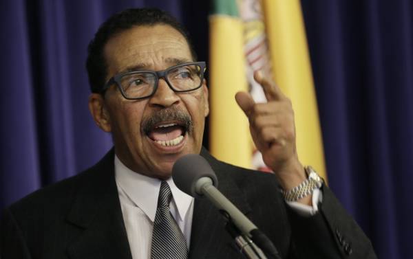 Herb Wesson secures a contested Democratic Party endorsement in race for L.A. supervisor