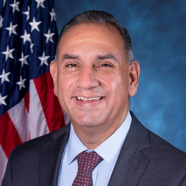 Gil Cisneros