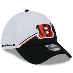 Cincinnati Bengals White Team Color 2023 NFL Sideline New Era 39THIRTY Flex Hat