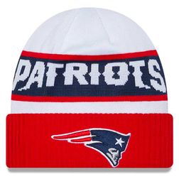 New England Patriots New Era 2023 White Sideline Tech Cuffed Knit Hat