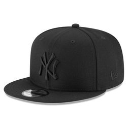 New York Yankees Black on Black Basic New Era 9FIFTY Snapback Hat