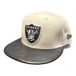 Las Vegas Raiders Chrome Black Leather Visor New Era 59FIFTY Fitted Hat