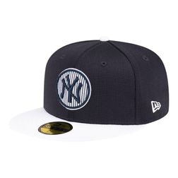 New York Yankees Navy White 2024 Batting Practice New Era 59FIFTY Fitted Hat