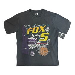 Sacramento Kings Gray DeAndre Fox Logo New Era T-Shirt