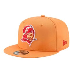 Tampa Bay Buccaneers Orange Historic Logo Basic New Era 9FIFTY Snapback Hat