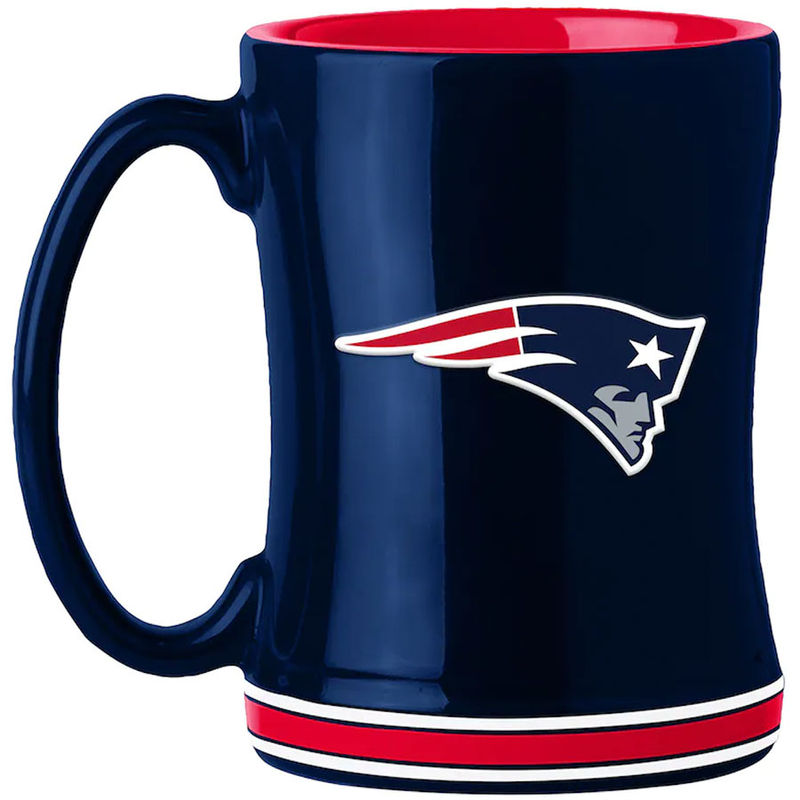 https://ik.imagekit.io/proimage/app/public/product/95423/NewEnglandPatriots14ozTeamLogoReliefMug.jpg?tr=w-800