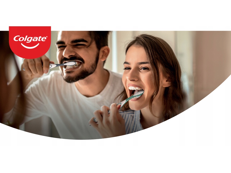 COLGATE TOOTHBRUSH PORTABLE