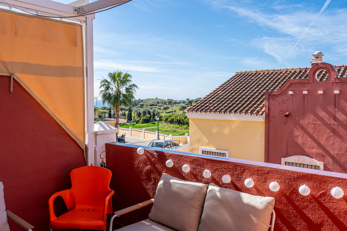 3 Bedroom Townhouse in La Noria, Nerja - 2