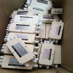 Caja de Conexiones de Plástico Pequeña para Cargadores, Caja Terminal para Básculas Electrónicas, Caja de Cableado para Pesaje Cuatro Entradas y Una Salida, Caja de Conexiones para Básculas