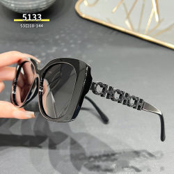 2025 nuevas Gafas de sol de moda para mujer, Gafas de sol polarizadas de lujo con decoración de letras huecas, Gafas de playa de alta calidad para hombres