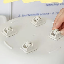 8 ruedas autoadhesivas, ruedas de plástico duraderas. Diseño de fácil fijación para muebles y cajas de almacenamiento