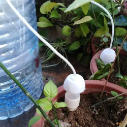 Sistema de riego automático DIY, botellas de agua en maceta para plantas móviles, dispositivo de riego por goteo de agua, sistema de riego de plantas y flores, 4 Uds.