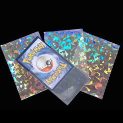 50 Uds. Funda de película de tarjeta láser de comercio suave transparente 66*91mm Pokemon TCG carpeta protectora de juego Yugioh estuche protector para tarjetas de béisbol