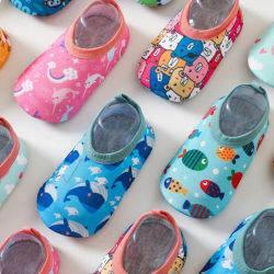 Zapatillas deportivas para nadar y Surf para niños, calcetines antideslizantes para el suelo del agua para las cuatro estaciones, zapatos de agua para piscina y playa con dibujos animados para bebés y