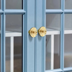Perillas redondas doradas para puertas de armario, 2 unidades con tornillos, tiradores modernos para cajones, accesorios de ferretería para muebles de armario