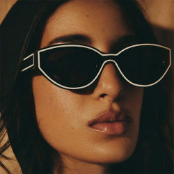 Nuevas gafas de sol poligonales de moda para mujer, gafas de sol Vintage con gradiente de Color caramelo, gafas de viaje de diseñador de marca de ojo de gato UV400