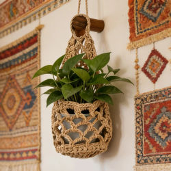 Cesta colgante de macramé estilo boho para plantas suculentas, cesta colgante tejida con cuerda de algodón, ahorra espacio con bolsa de red, decoración artística para el hogar