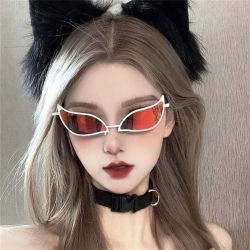 Donquixote gafas de sol de PVC Doflamingo gafas de Cosplay Anime gafas de sol tipo ojo de gato para mujeres y hombres divertido regalo de Navidad accesorios de fiesta