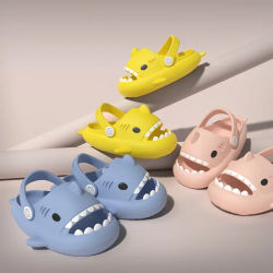 Zapatos tridimensionales con agujeros de tiburón para niños, sandalias de plataforma antideslizantes para el hogar de verano para bebés, zapatillas de suela blanda con dibujos animados para niños