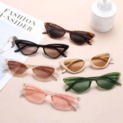 Gafas de sol de ojo de gato para mujer, lentes de sol Retro con montura pequeña, protección UV 400, tendencia de moda
