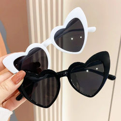 Gafas de sol Retro poses Love para mujer, gafas finas de cara grande a la moda, sombrilla de viaje de verano