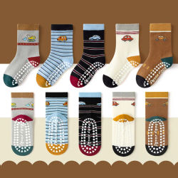 5 pares de calcetines antideslizantes para niños, con diseño de dibujos animados de coches, autobuses y excavadoras, cómodos y transpirables, para bebés y niños.