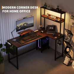 Escritorio de juegos en forma de L de madera con luces LED y tomacorrientes, control remoto RGB, 2 estantes, bolsa de almacenamiento y soporte para monitor para el hogar