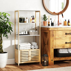 Mueble de Baño HOMCOM con 3 Estantes, Armario Alto de Bambú con 1 Puerta de Listones, Base Elevada 63x30x138 cm, Madera Natural y Blanco