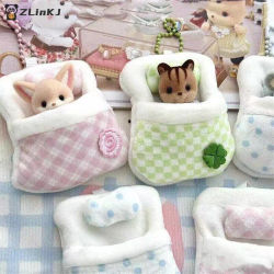 ▶ Cama de muñeco de trébol de cuatro hojas de felpa, saco de dormir suave de 8x6x1CM, Mini decoración para habitación de muñecas, muebles, accesorios para muñecas, 1 Uds.