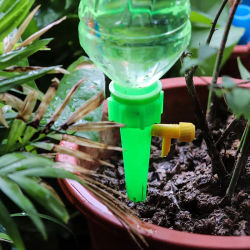 Sistema de Riego Automático con Temporizador Ajustable, Dispositivo Práctico para Regar Plantas Cuando Estás Fuera de Casa o de Viaje. Funcionamiento Automático, Manejo Sencillo, Solución Ideal Para