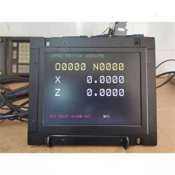 El nuevo monitor industrial A61L-00001-0093 reemplaza el antiguo monitor CRT de 9 pulgadas con una caja de aluminio negra