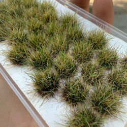 32 unids/caja 1cm modelo en miniatura mechones de hierba modelo de hierba salvaje plataforma de campo de batalla hierba de césped otoño amarillo verde planta artificial