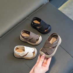 Zapatos de Bebé para Caminar, Tendencia 2026, Lindas Sandalias con Punta Cerrada Anticolisión, Zapatos Ajustables con Cierre de Velcro para Bebés y Niños