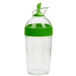 OXO Salatdressing-Shaker, grün, Auslaufsicherer Behälter zum mixen von Dressing und Saucen, 1 stück - 236 ml