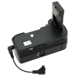 Batteriegriff passend für die Nikon D3100, D3200, Betrieb mit 2 Akkus Typ EN-EL14