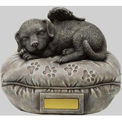 MystiCalls Dekofigur Hundeurne Urne Hund liegt auf Kissen - Tierurne Hunde Urne (1 St), Urne für Hund grau