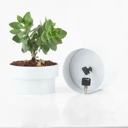 Relaxdays Blumentopf Safe mit 2x Schlüsseln Weiß