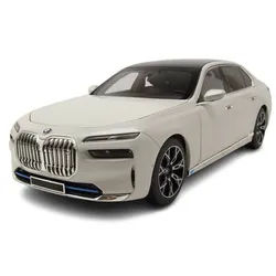Minichamps Modellauto BMW i7 2022 weiß metallic, Maßstab 1:18 weiß