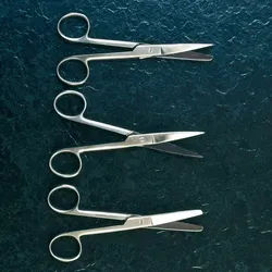 SERVOPRAX Chirurgische Scheren 14,5 cm gebogen spitz - spitz 1 Stück
