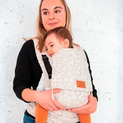 Schmusewolke Babytrage , Weiß, Cappuccino , Textil , unisex , Rückentragefunktion, Hüfttragefunktion, Bauchtragefunktion, gepolsterter Schultergurt, Schultergurte über Kreuz tragbar , Baby on Tour, Babytragen & Tragetücher